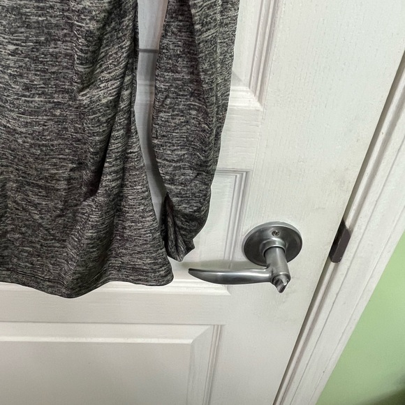 Perry L Women’s Grey Blend Cowl Neck Long Sleeves Viscose Blend Top Size M.  New - Picture 5 of 9